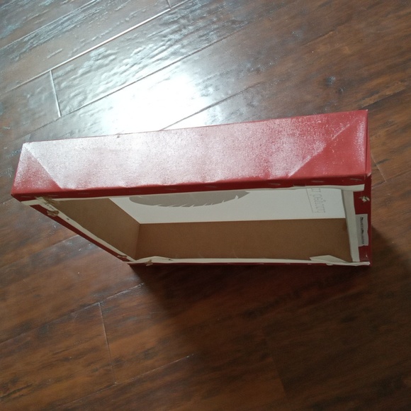 Canvas Wrapped Print "Dare to Dream Beyond" with Feather & Heart Graphic - Picture 2 of 6